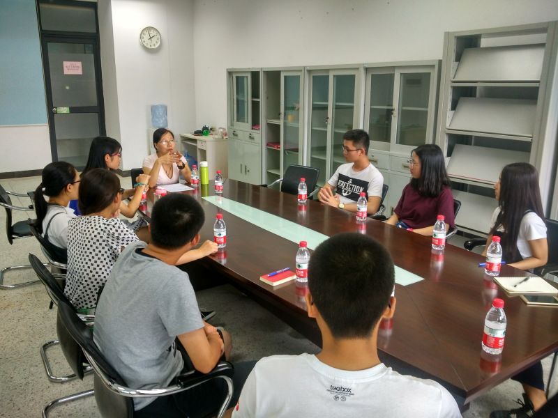 英国上市公司365刘继云经理与新生座谈
